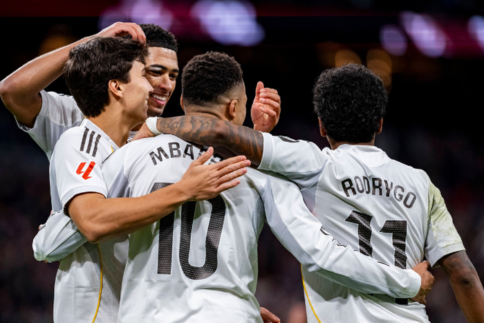 Real Madrid vs Sevilla: Los Blancos players celebrating goal || Image credit: Imago