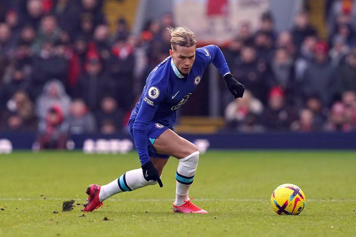 Mykhaylo Mudryk in action for Chelsea