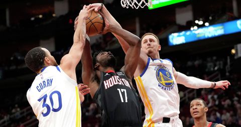 Warriors bounce back with road win against Rockets