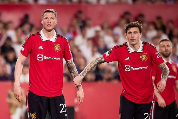Wout Weghorst and Victor Lindelof defending a corner in the Sevilla clash.