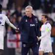 David Moyes, Manager of West Ham United and Joseph Okumu of KAA Gent shake hands after the UEFA Europa Conference League match at the London Stadium.