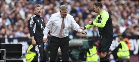 West Ham vs Leeds: Allardyce spotted jokingly offering 'cash' to 4th official during match