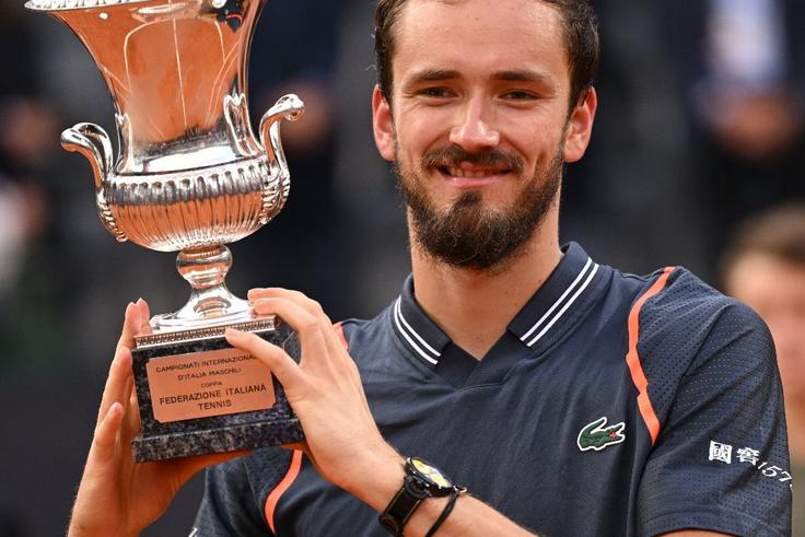 Medvedev defeats Rune in Rome to win first title on clay
