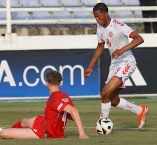 Nigerian-born star Chido Obi-Martin says goodbye to Arsenal, tipped to sign for Manchester United.