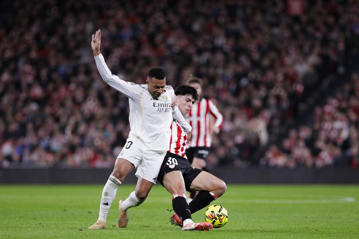 Real Madrid vs Athletic Bilbao in La Liga action