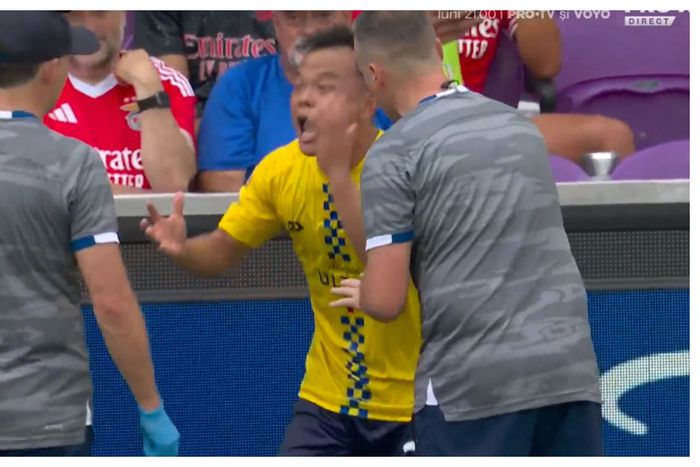 Player refuses to leave the pitch