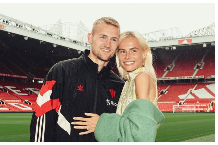 Manchester United Star Cancels Wedding