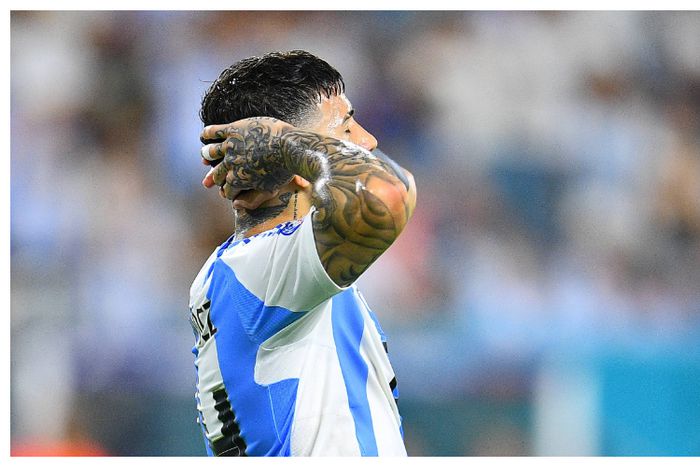 Chelsea legend tells club to offload Enzo