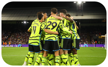 Ten man Arsenal hold on for a hard fought victory at Selhurst Park Stadium