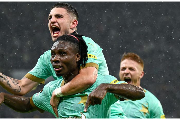 Ogbu shines for Praha in the UEL