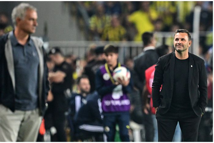 Jose Mourinho and his opposite number during the Fenerbahce vs Galatasaray clash.