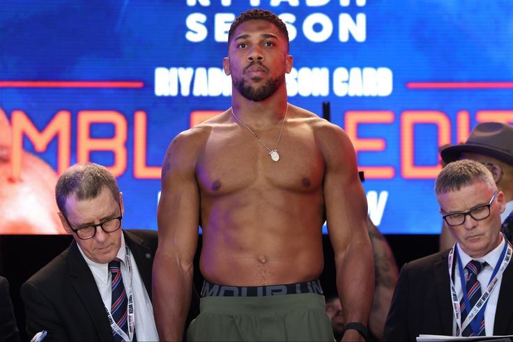 Nigerian boxer Anthony Joshua weighs 2 kg heavier than IBF Champion Daniel Dubois for the Wembley fight in front of 96,000 fans.