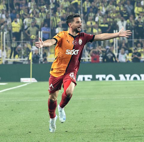 Dries Mertens celebrates after an incredible link up with Osimhen.