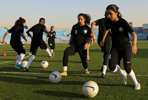 Saudi girls 'dream' big with launch of soccer league