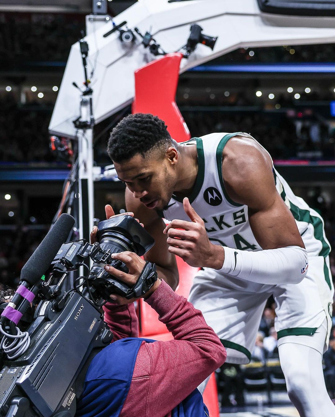 Nigerian Freak Giannis Antetokounmpo propels the Milwaukee Bucks to their fifth straight win. Instagram/Giannis Antetokounmpo