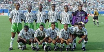 FG gifts 1994 Super Eagles players, others houses