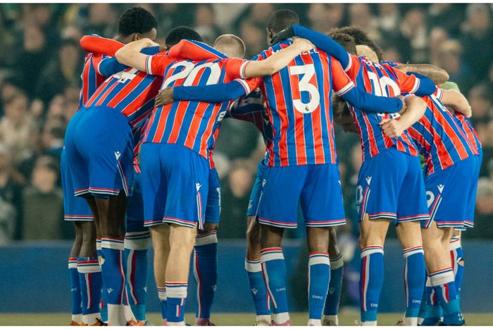 Super Eagles star Christantus Uche featured by his boss is not happy after watching Crystal Palace suffer humiliating 4-1 defeat to Leeds United.