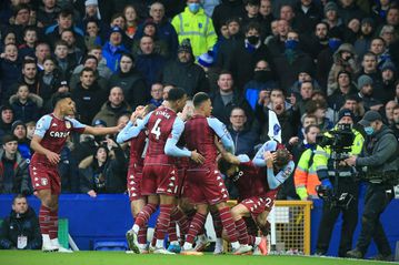 Gerrard's Villa rub salt into Everton wounds