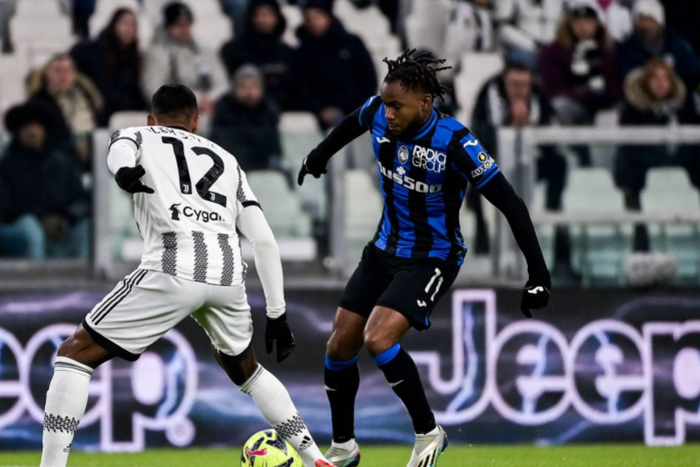 Ademola Lookman face-off against Danilo in Juventus vs Atalanta