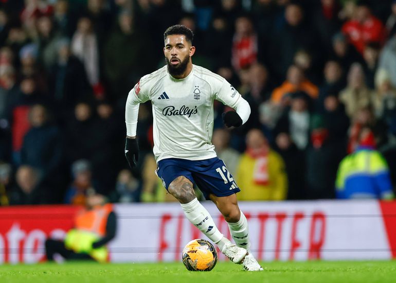 Douglas Luiz in action || imago