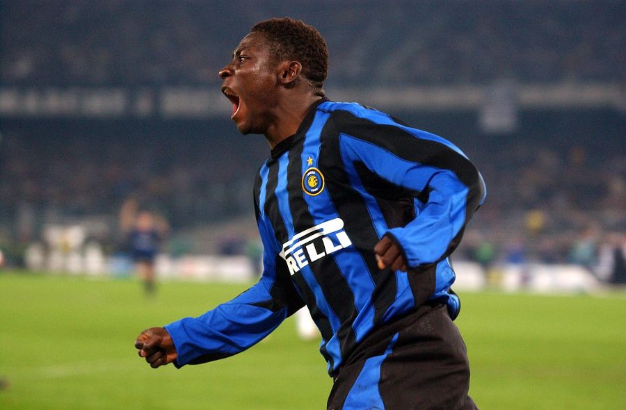 Obafemi Martins playing for Inter Milan