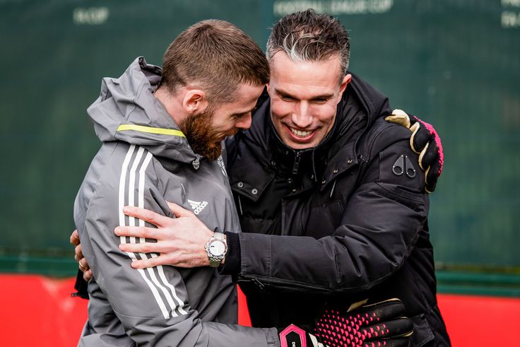 Robin van Persie returns to Manchester United