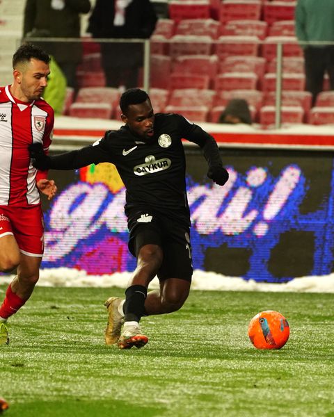 In Turkey, Nigeria's Ibrahim Olawoyin was the spark plug for Rizespor to come back from 2 goals down to win 3-2 away against Samsunspor.