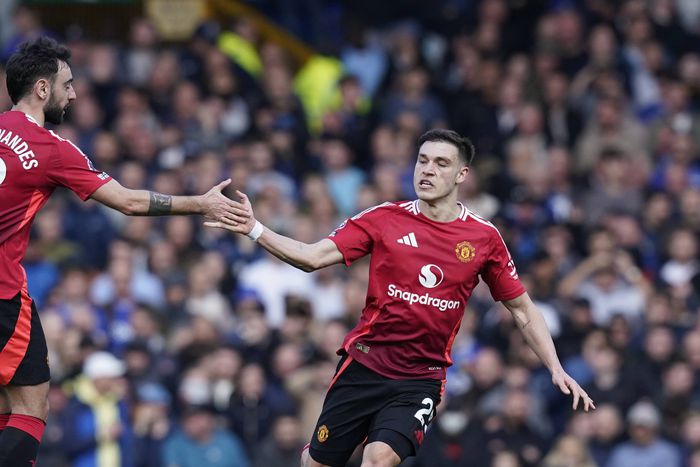 Bruno Fernandes and Manuel Ugarte against Manchester United | Imago