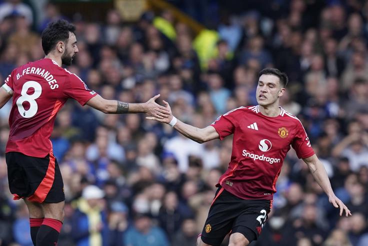 Bruno Fernandes and Manuel Ugarte against Manchester United | Imago
