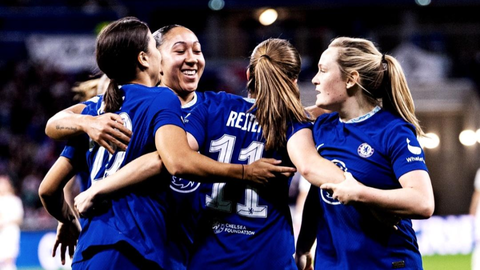 Chelsea take first-leg advantage at Lyon