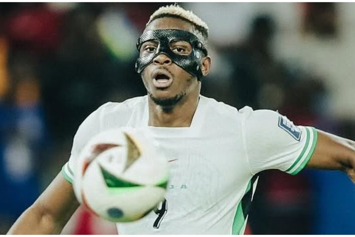 Nigeria's hero Victor Osimhen sporting his heroic mask!