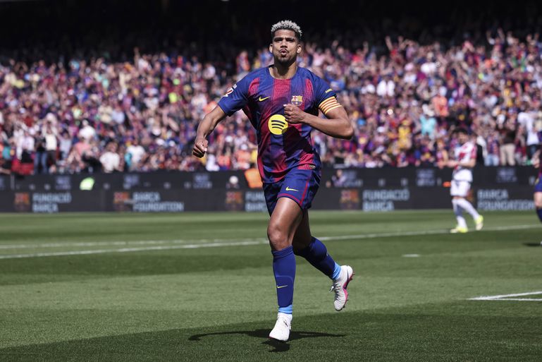 Ronald Araujo scores Barcelona's only goal || Imago