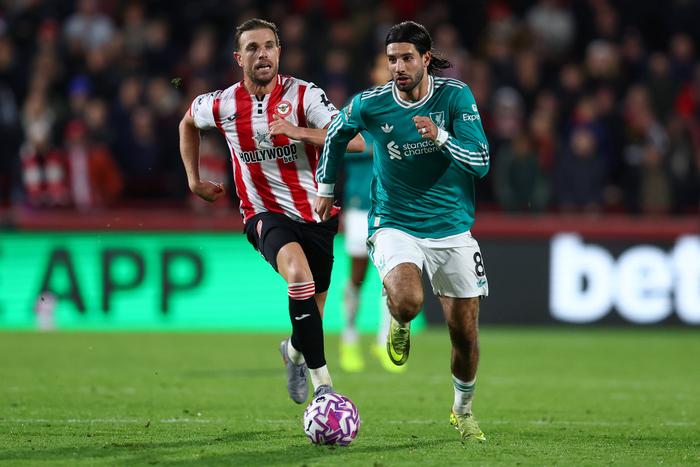 Liverpool vs Brentford in Premier League action