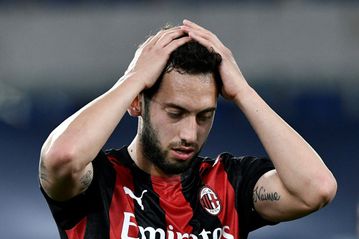 Calhanoglu completes short move across Milan to Inter