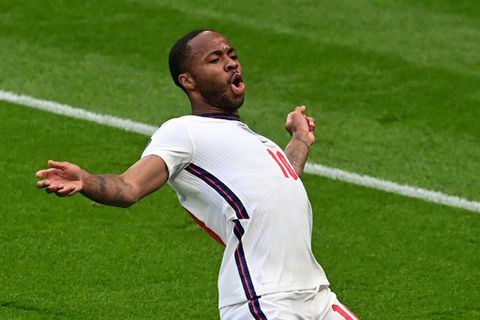 Sterling strikes as England beat Czechs to top Euro 2020 group