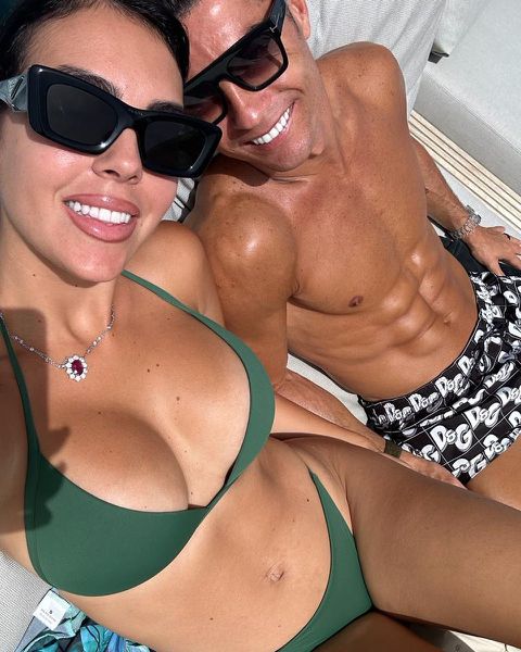 6bfb9072-2c32-4355-bb9f-063abde739af ‘What a dream’ - Georgina Rodriguez reacts to shirtless Ronaldo performing ‘daddy duties’