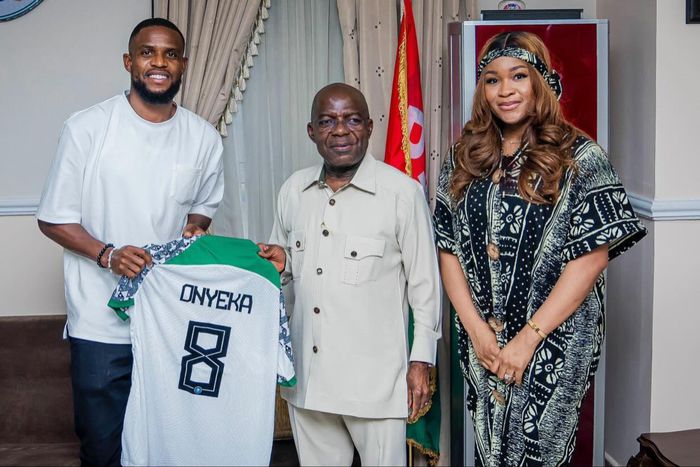 Super Eagles of Nigeria star Frank Onyeka gifts Abia State governor Alex Otti jersey.