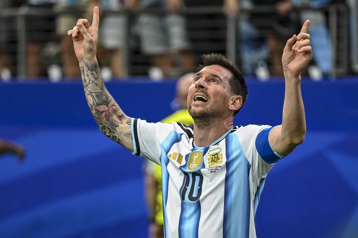 Lionel Messi breaks new records || Imago