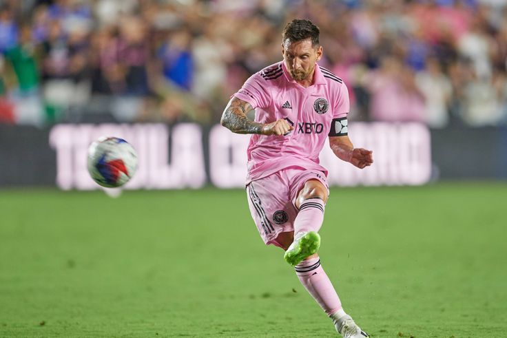 Messi blesses crowd of celebs with superb later winner on MLS debut
