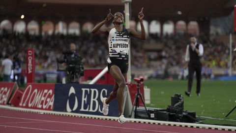 How much has Faith Kipyegon earned from smashing three world records in 50 days?