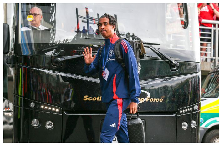 Leny Yoro on how Rio Ferdinand help facilitate Man United deal