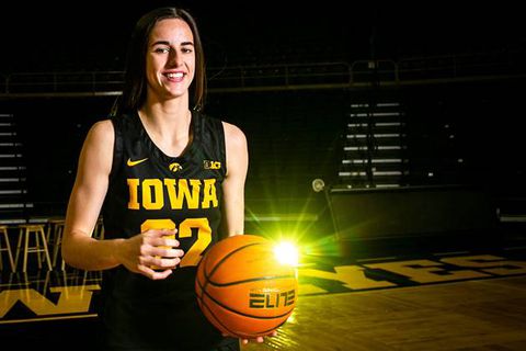 Caitlin Clark posing for her hometown Iowa Hawkeyes | Imago