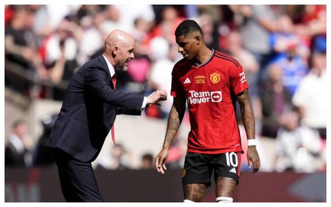 ‘You are not OK’ - Man United boss Ten Hag slams pundit, claims he is crazy