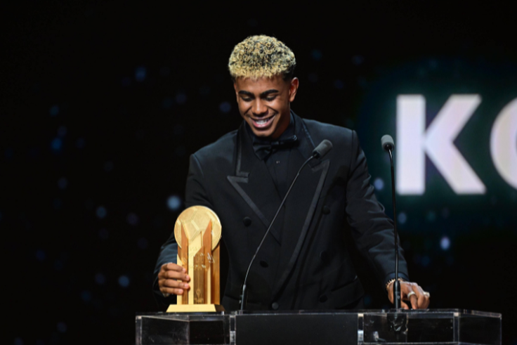Lamine Yamal on the podium with the Kopa trophy || Image credit:  Imago