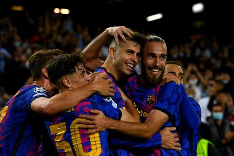 Barcelona, Real Madrid combine present and future in Clasico of fallen giants