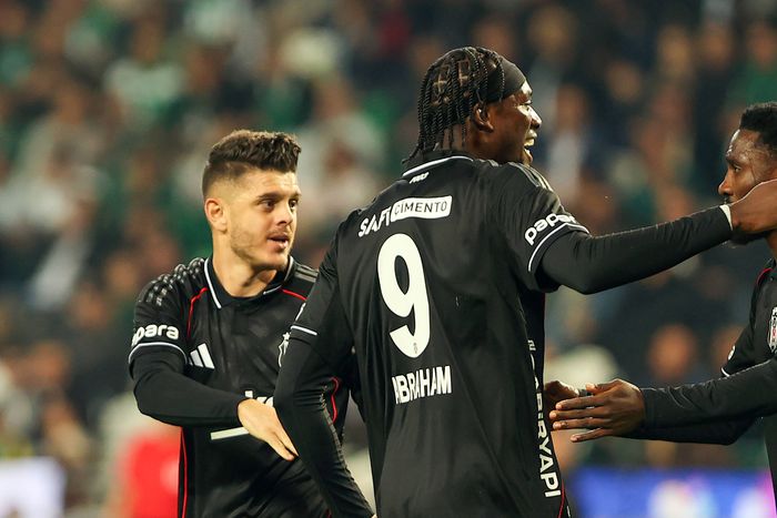Tammy Abraham celebrating with WIlfred Ndidi | Imago