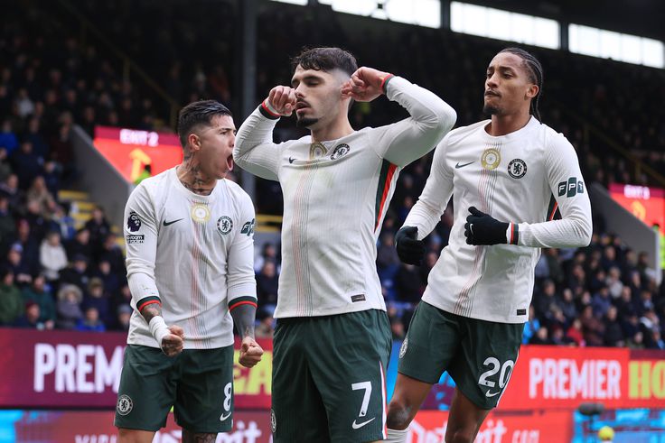 Burnley vs Chelsea: Blues send Barcelona warning with comfortable win over Clarets