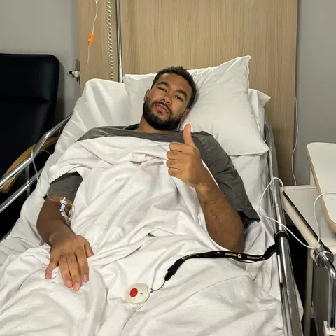 Reece James on his recovery bed || Instagram