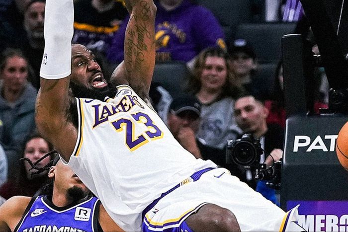 The Lakers completed a two-game sweep against the Kings thanks to a dominant LeBron James performance.