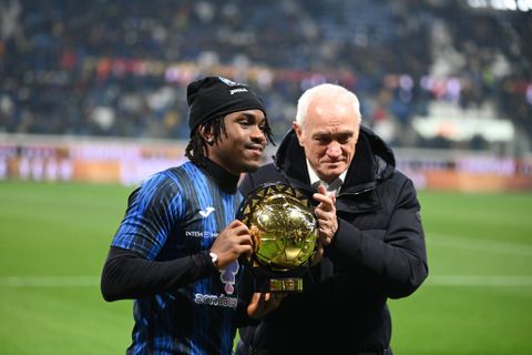 Lookman with club president || Imago